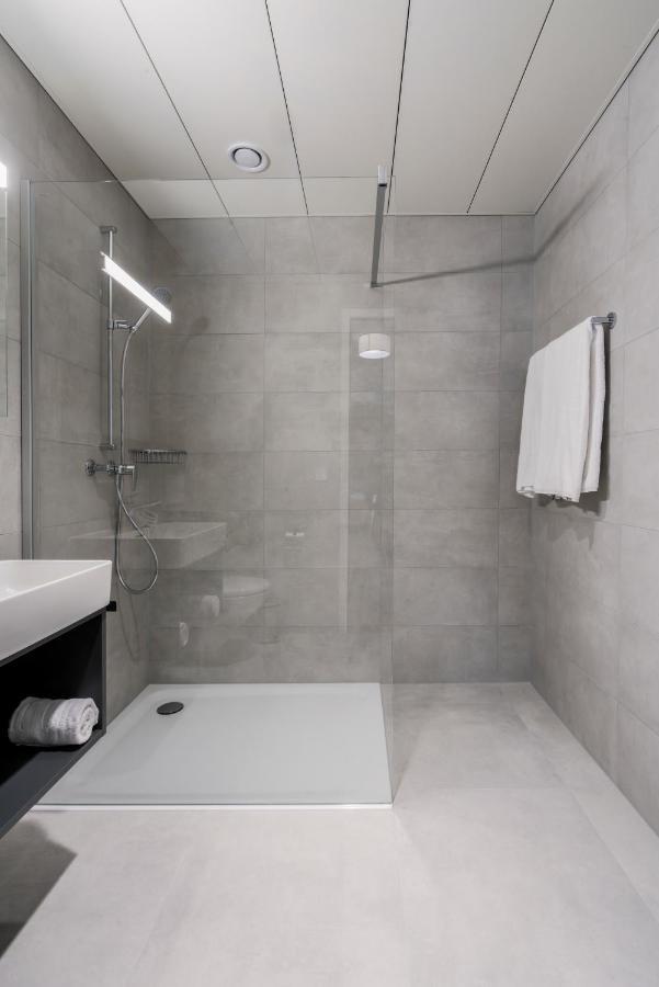 Yparc Hotel อีแวร์ดง-เล-แบ็ง ภายนอก รูปภาพ